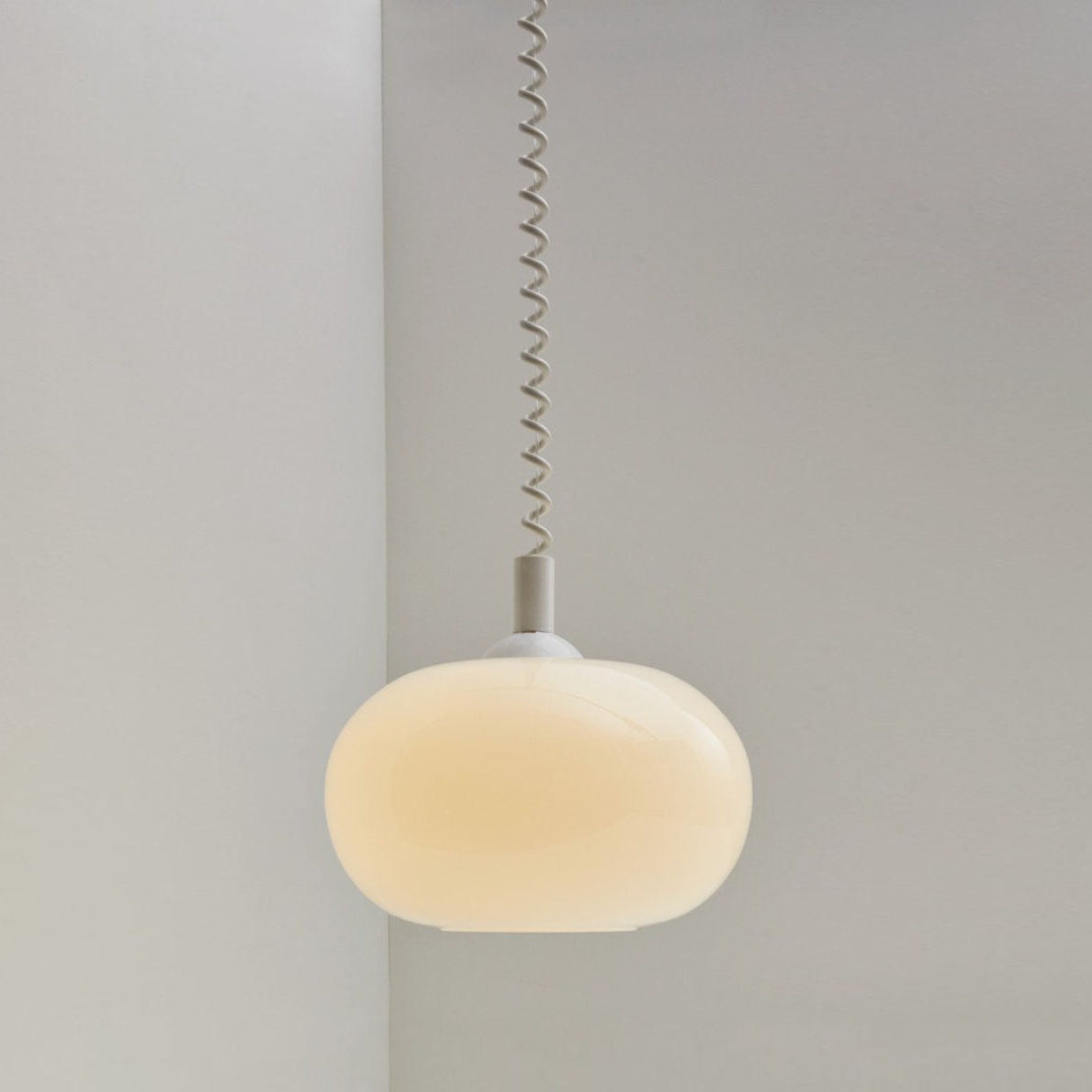 Spring Wire Retractable Pendant Light